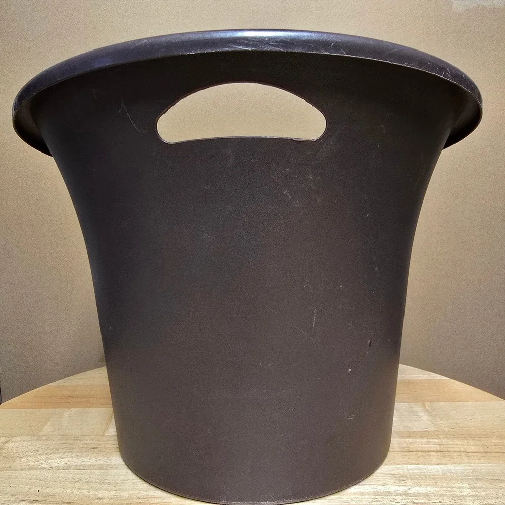 Rubbermaid oval wastebasket